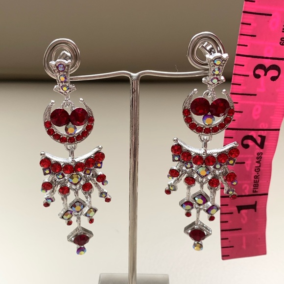 🆕🔥Swarovski Red Crystals Miss Universe Earrings - Picture 3 of 3